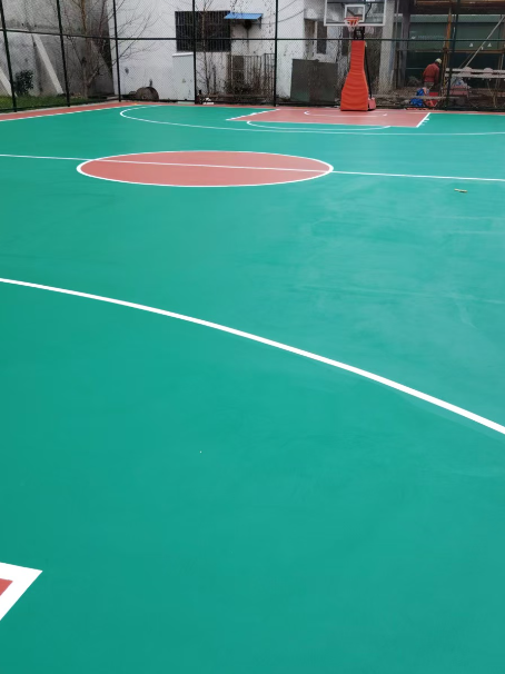 弋江 球场长期使用易出现地面开裂